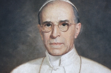 Pope Francis mulls sainthood for Pius XII before beatification