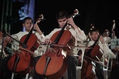 Blind children defy `bad karma` to perform in Thai orchestra
