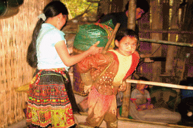Vietnam: Illiteracy and hunger haunt Hmong girls