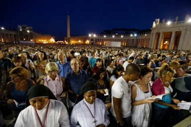 Pope Francis: Prayer keeps us from losing faith