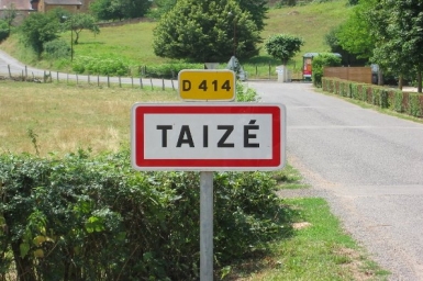 Pope Francis meets with Taizé Prior