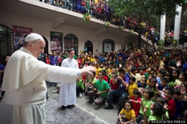 Manila Center For Street Kids Gets Surprise Visit From Pope Francis