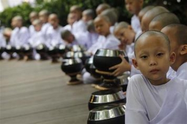 Thailand’s young Buddhist nuns challenge social conventions