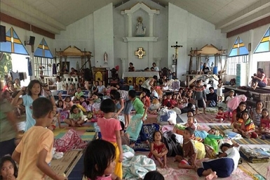Caritas Philippines: Typhoon Haiyan tragedy an opportunity to live `the spirit of the Gospel`