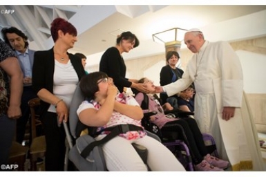 The Pope receives a group of sick children: `You are life`s heroes`