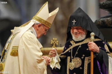 Pope focuses on Divine Mercy in Mass for Armenians