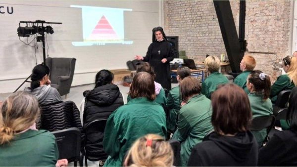 Good Shepherd Sisters visit women in Polish prison ‘to offer hope’