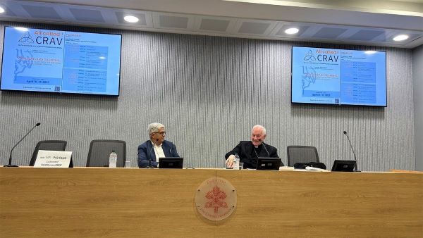 Cardinal Ouellet presents International Symposium on Vocations and Charisms