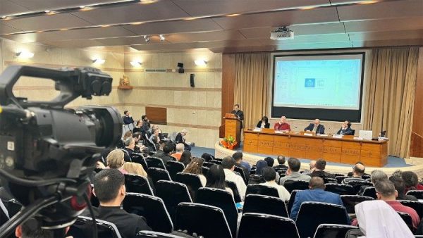 Digital Missionaries: 