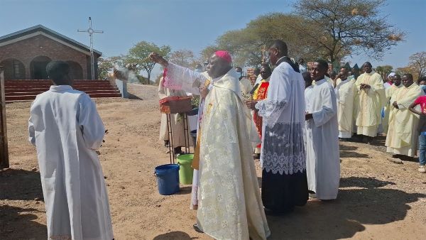 Zimbabwe: Historic old Mission on Victoria Falls Road offers travellers a place of prayer