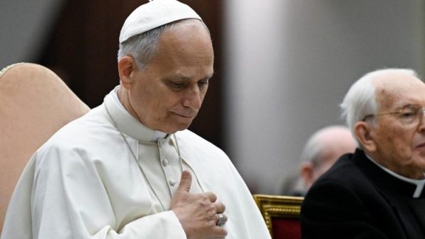 Pope Leo mourns victims in Middle East, prays for peace