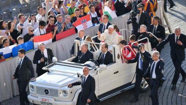 Pope blesses European gastronomy competition for people with disabilities