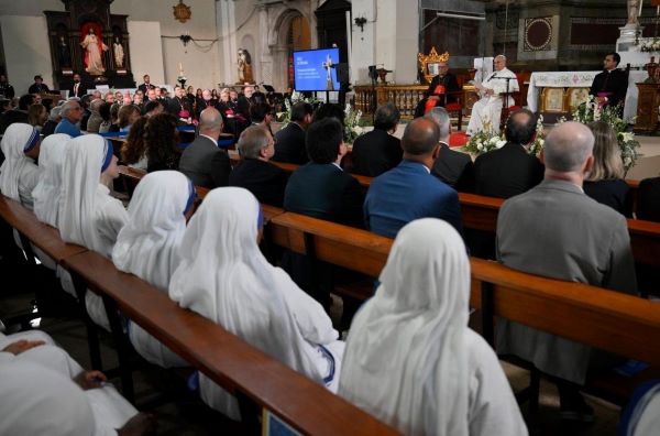 Pope to Barcelona charity workers: Life Is a path we walk together
