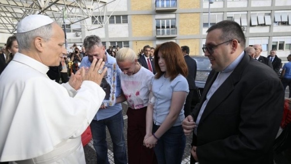 Pope Leo greets young Ukrainian cancer survivor as he departs hospital
