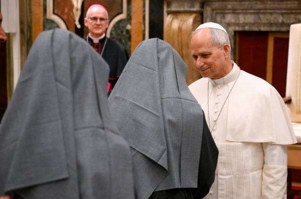 Pope encourages Benedictine religious to remain rooted in Christ