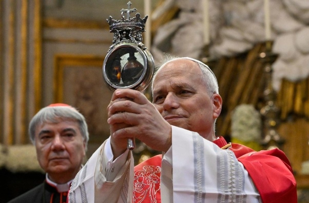 Pope in Naples: Church must offer closeness amid inequalities and difficulties