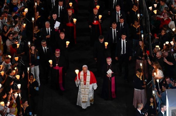 A rosary in the footsteps of millions of pilgrims