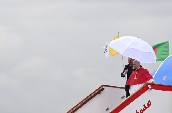 Pope on board plane to Algeria: ‘I am not a politician, I speak of the Gospel