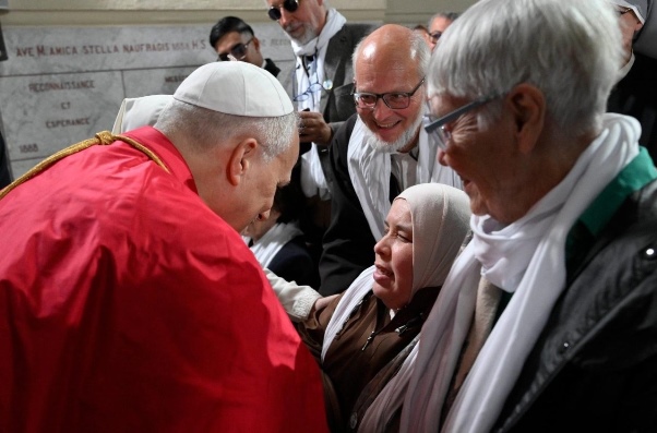 Pope to Algerian community: Prayer, charity, unity are essential to Christian presence