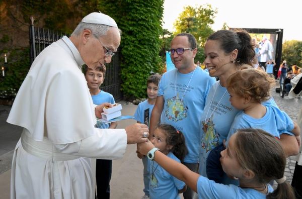 A rosary in the Vatican for ‘peace for all the children in the world