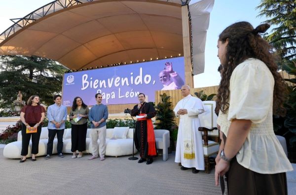 Pope calls on Spanish youth to 