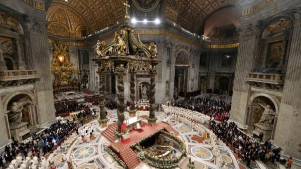 Pope: Easter drives out hatred and brings down the mighty