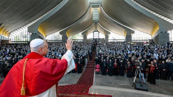 Pope to religious in Lebanon: Faith must be a service and responsibility
