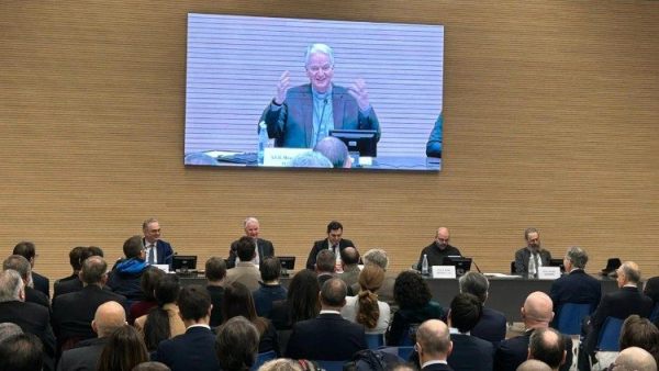 Vatican hosts seminar on AI and ethics