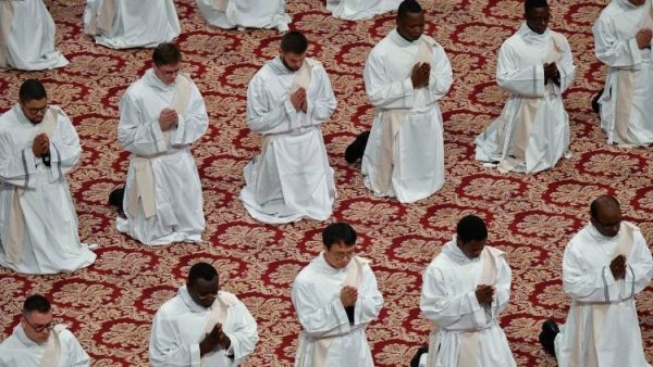Pope Leo to wash the feet of 12 Roman priests on Holy Thursday