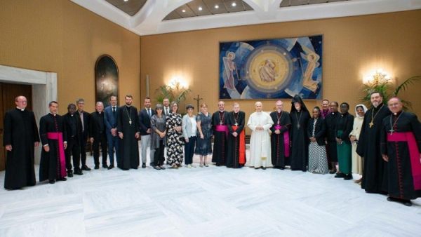 Pope to Joint Working Group: Unity amid divided world