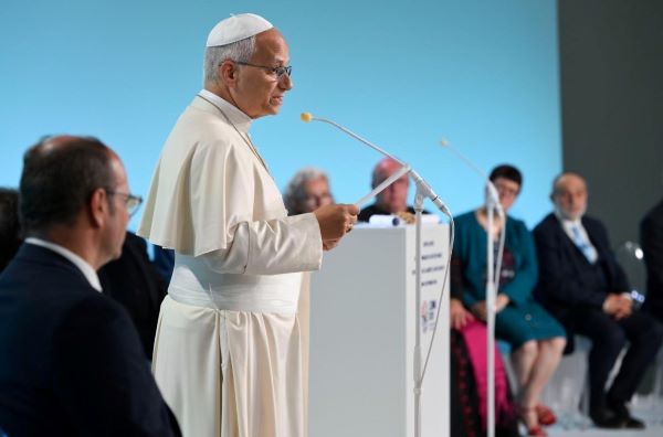 Pope in Metz: God never inspires anything that disfigures human dignity