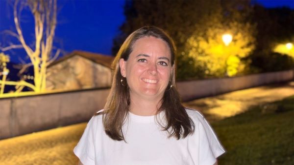 Spanish nurse gives Pope a book on her brother: 