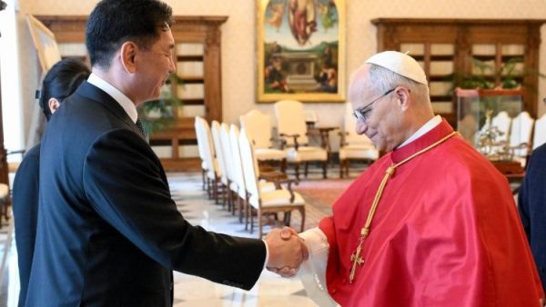 Pope Leo meets with the President of Mongolia