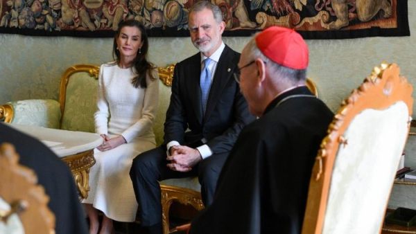 Pope Leo welcomes King and Queen of Spain to Rome