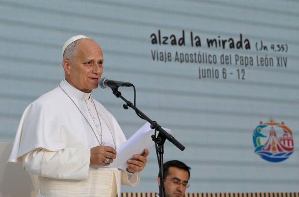 Pope visits Madrid’s most vulnerable at start of apostolic visit to Spain