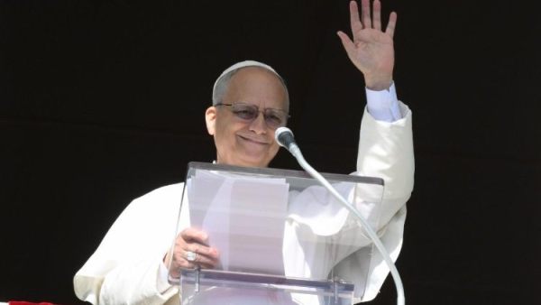Pope at Angelus: Beatitudes can become a measure of happiness