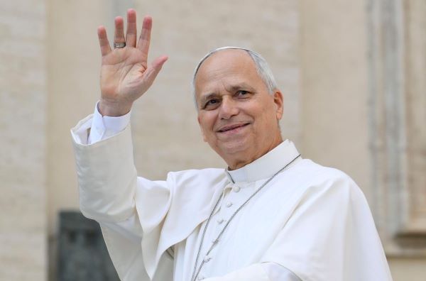 Pope at Audience: Church’s mission is to help people look at profound questions of life