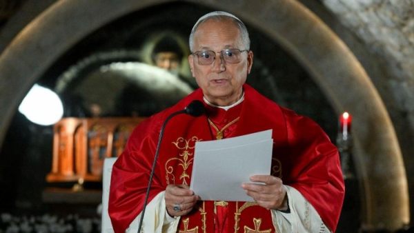 Pope Leo prays at tomb of Saint Charbel Makhlouf
